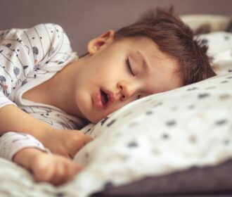 L’apnée du sommeil chez les enfants, l’essentiel à savoir