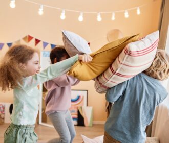 Comment animer une soirée avec le jeu de la patate chaude : astuces et conseils