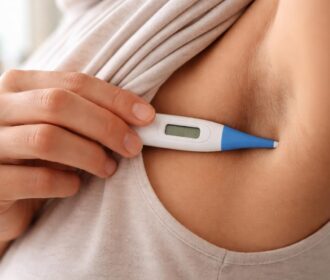 Ajuster la mesure sous le bras : combien ajouter à la température ?